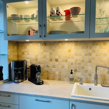 Harbour Living East بيت للعطل *
